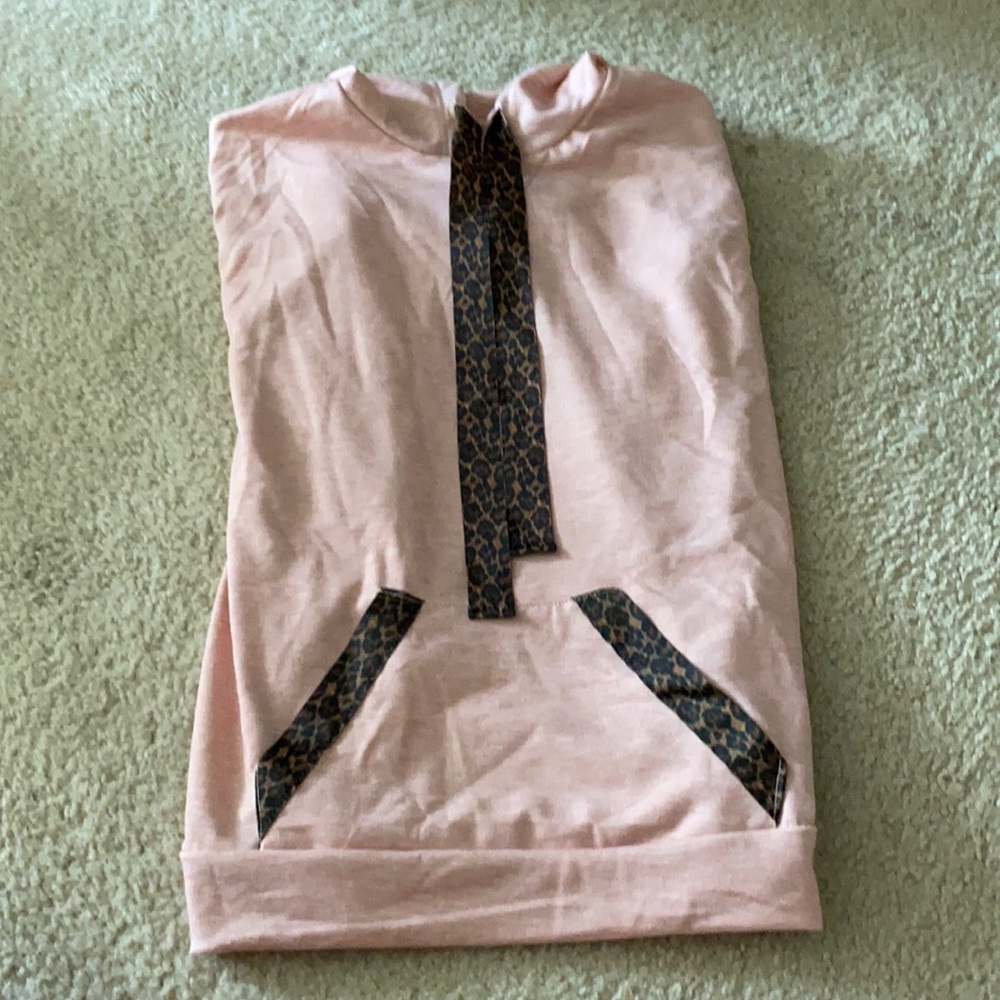 Pink long sleeve top with leopard print!!